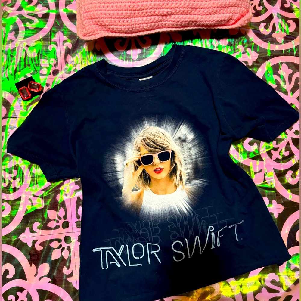 Taylor Swift 1989 Tour Cropped Tee Shirt